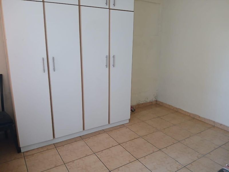 House for Sale in Silverglen - Photo 8