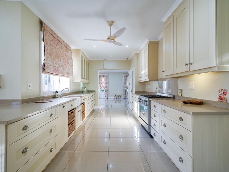 A RARE PRIVATE ESTATE IN THE HEART OF KLOOF! - Photo 9
