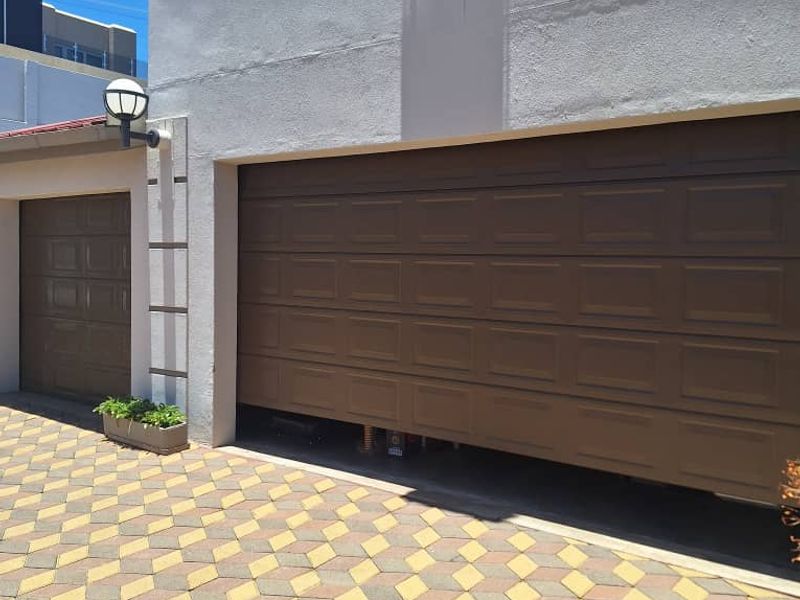 Entertain & Relax: Stunning Home with Wine Cellar! - Photo 6