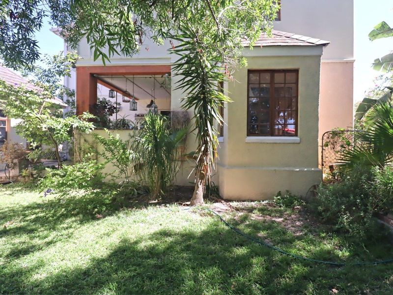 An artistic, secluded home perfect for the creative soul - Vredelust Boston - Photo 2