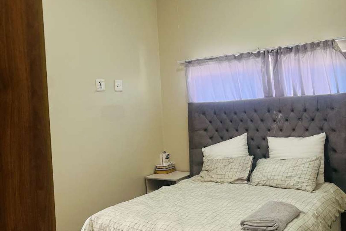 TO LET: 3 Bedroom Townhouse- Avis, St Michaels Park - Photo 4