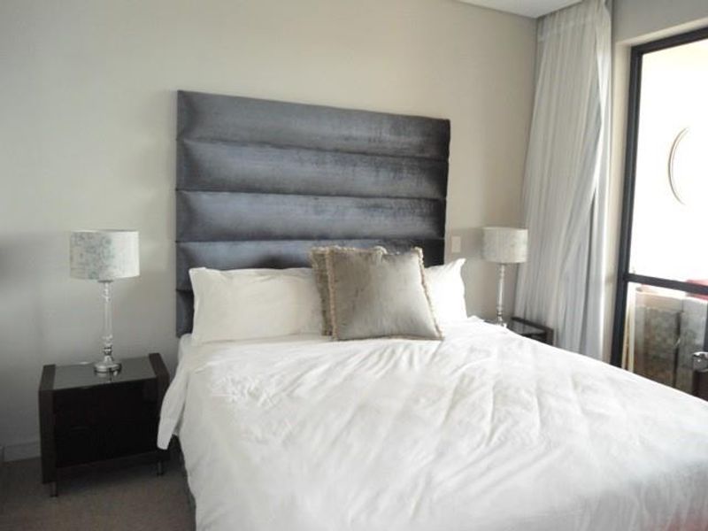 Lovely Furnished 2 Bedroom Apartment on The Emperor - Photo 9