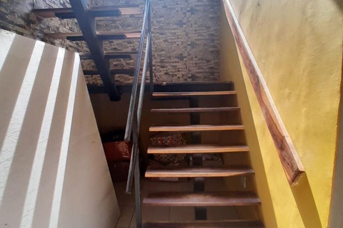 This charming home offers a discerning buyer excellent value - Photo 2