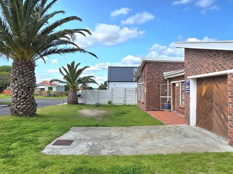 Fabulous in Franskraal - low-maintenance forever home! - Photo 2