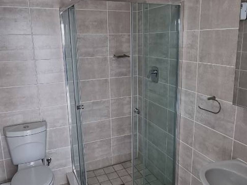 Charming 2-Bedroom Ground Floor Unit for sale - Photo 9