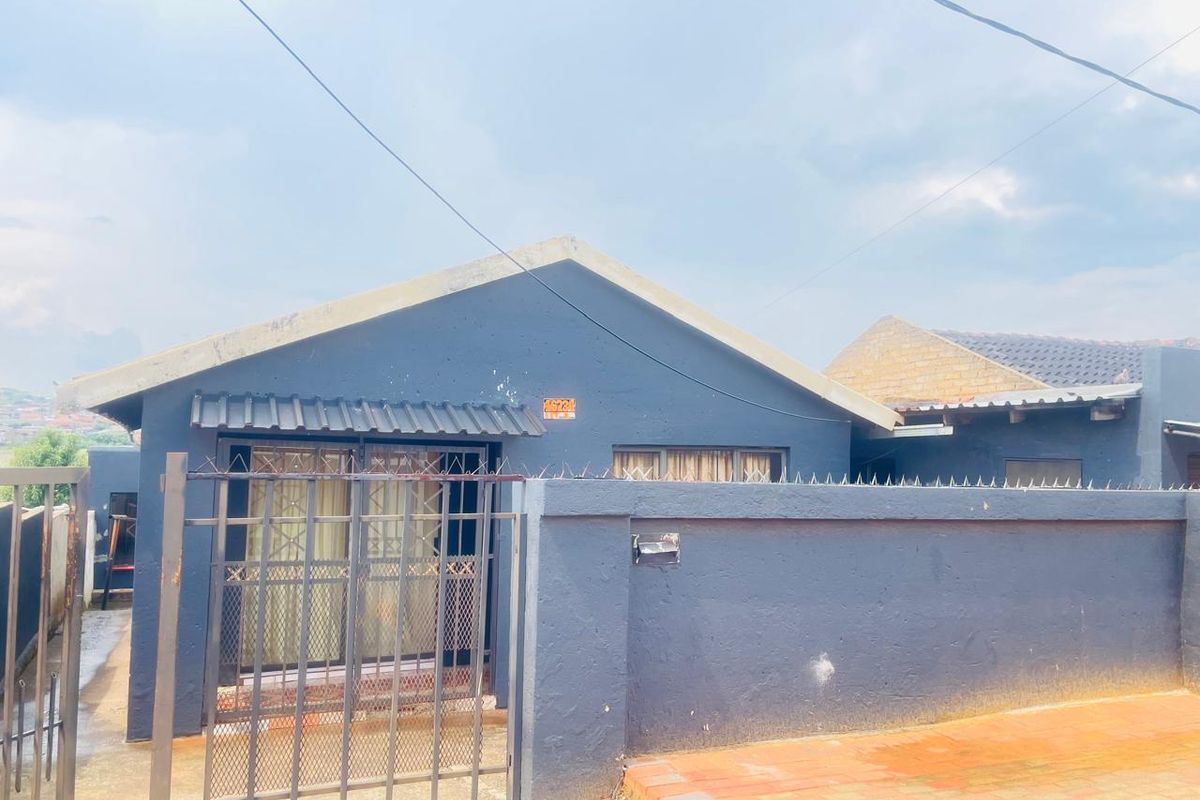 2 Bedroom Home with 4 outside Rooms - Photo 4