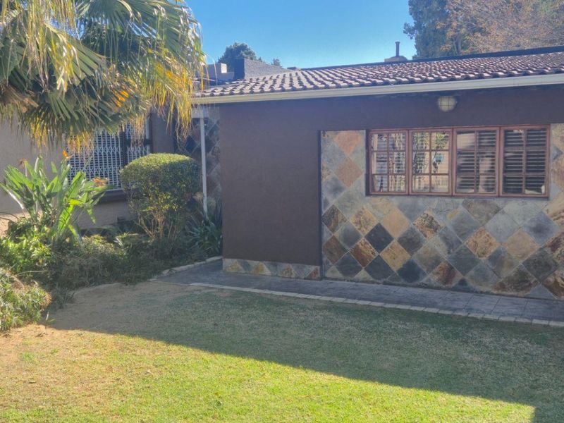 Elegant Family Home with Exceptional Entertainment Spaces | Secure Cul-de-Sac | The Hill, Johannesburg - Photo 7