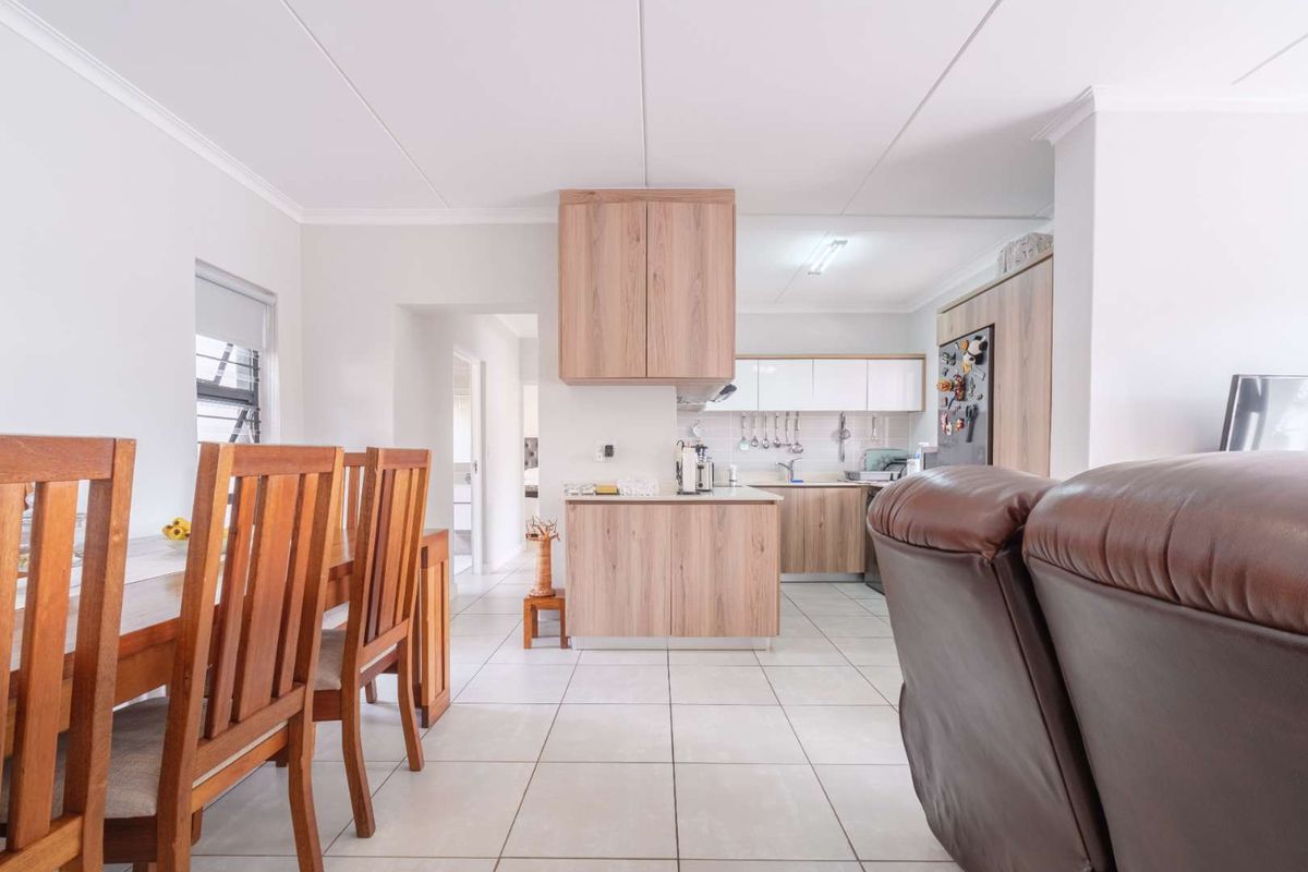 Upmarket apartment in Ballito Hills - Photo 2