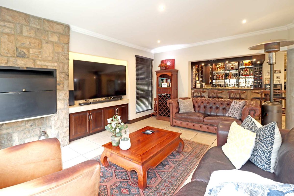 "Bali Bliss in Boksburg: Your Dream Home Awaits! - Photo 5