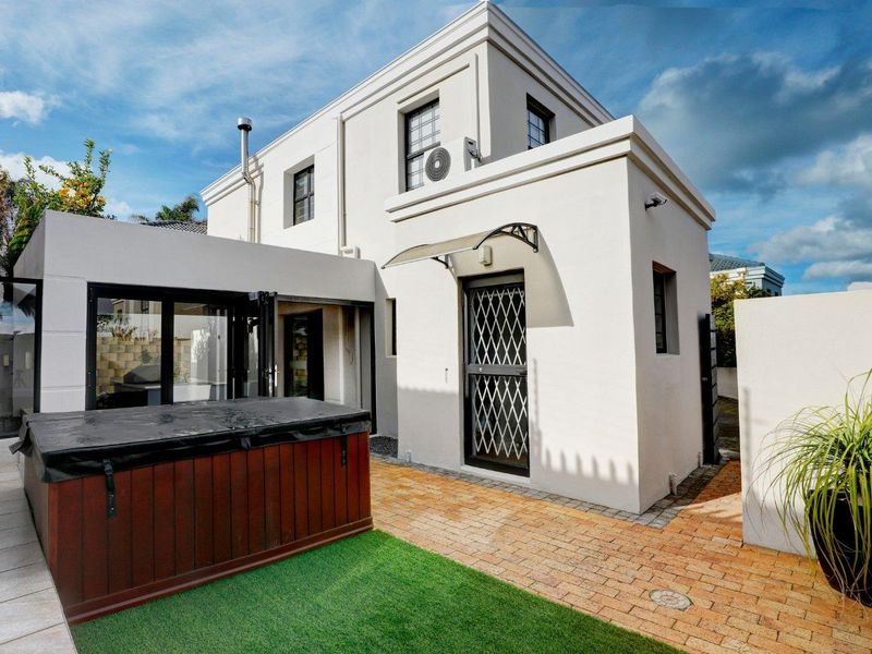 An exceptional opportunity to own a beautiful, modern home offering secure, stylish living in a sought-after, well-managed security estate! - Photo 2