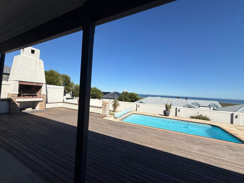 Single family home with spectacular sea views - Photo 1