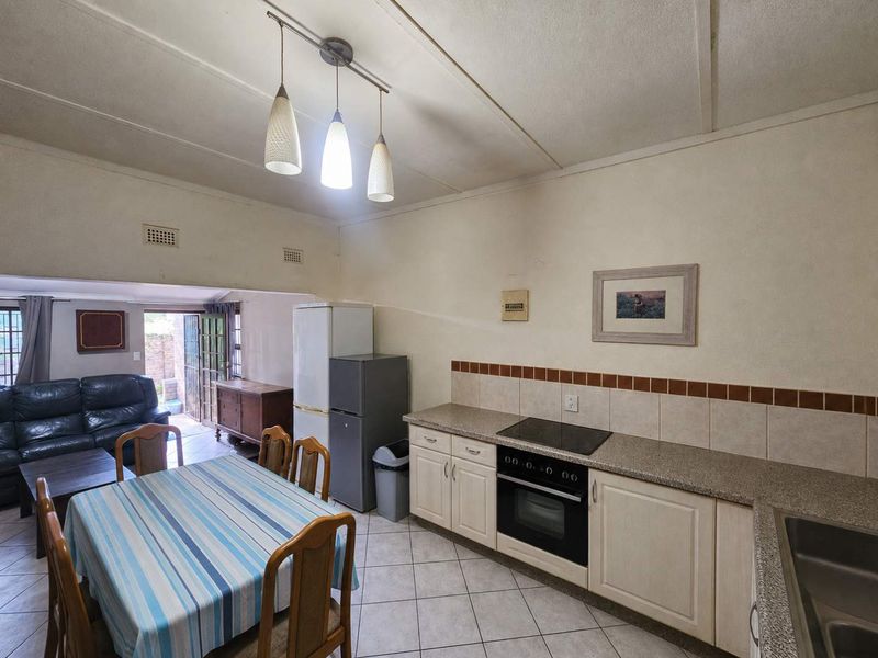 Stunning 2-Bedroom Apartment in the Heart of St Lucia Estuary – iSimangaliso Wetlands Park. - Photo 5