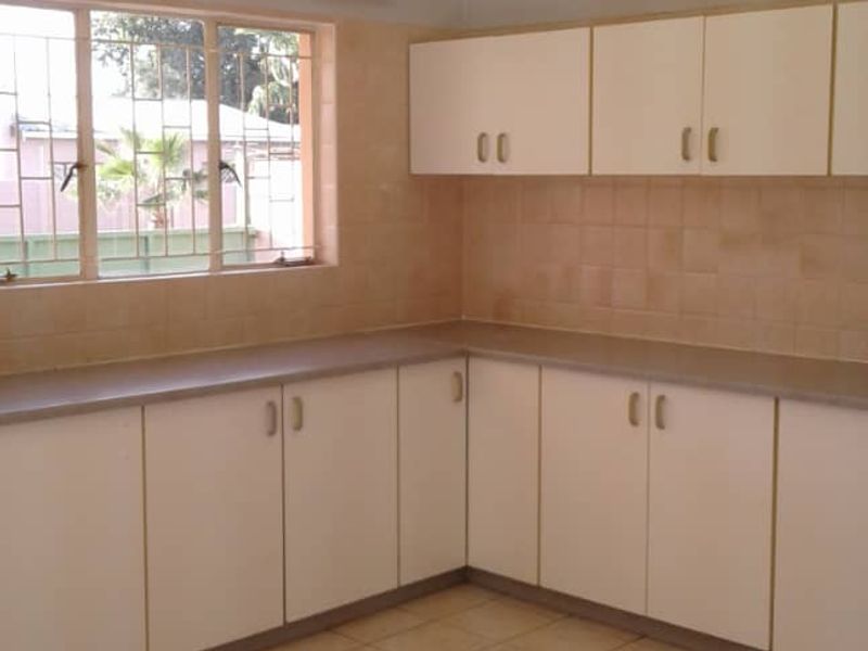 Charming Family Home for Sale in Cimbebasia – Windhoek - Photo 6