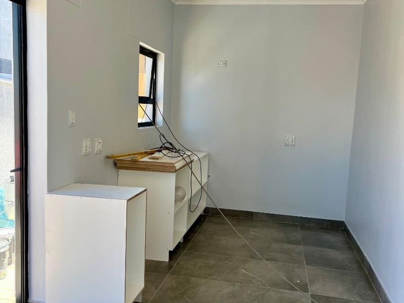 Modern property newly build - Photo 10