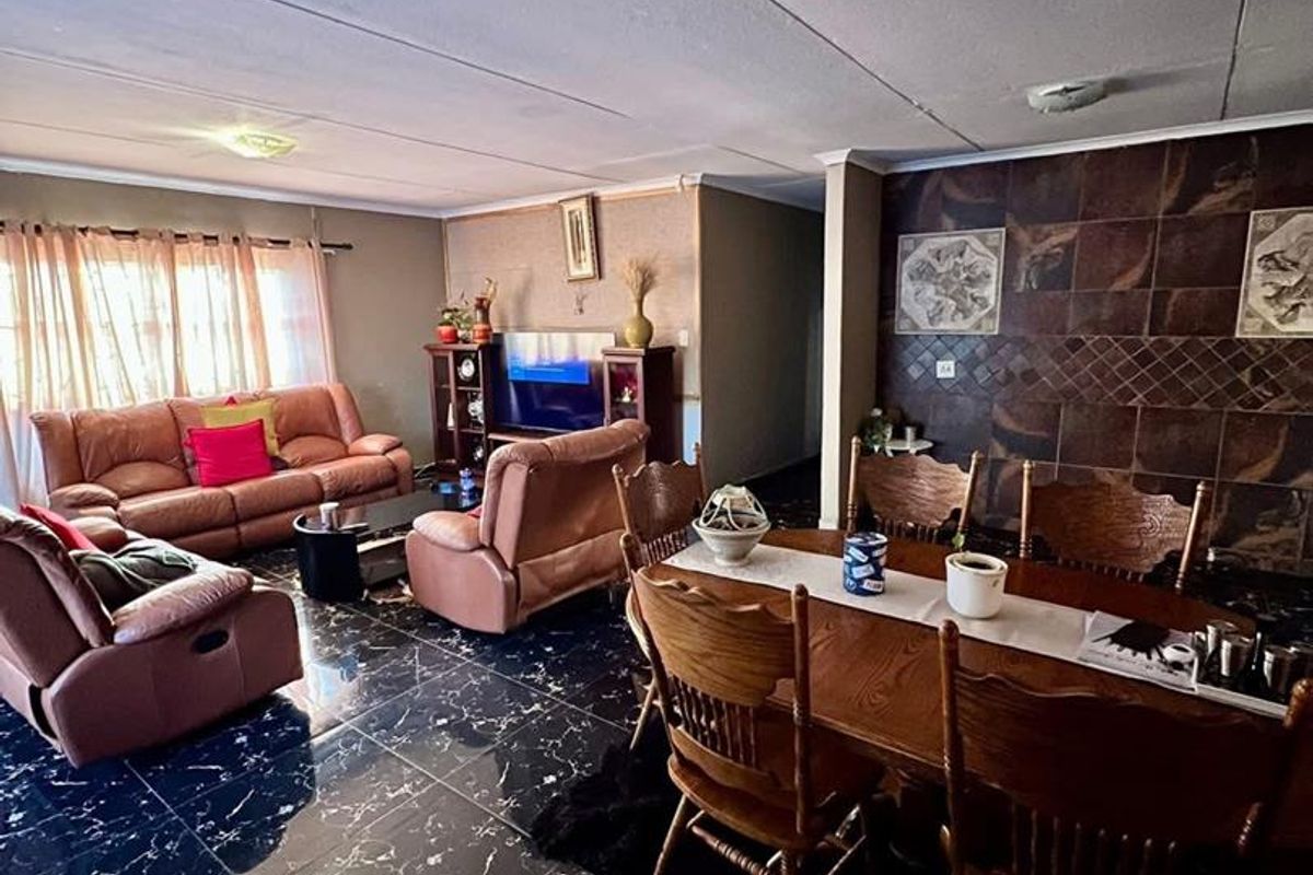 Rocky Crest- For Sale- N$1 650  000 - Photo 3