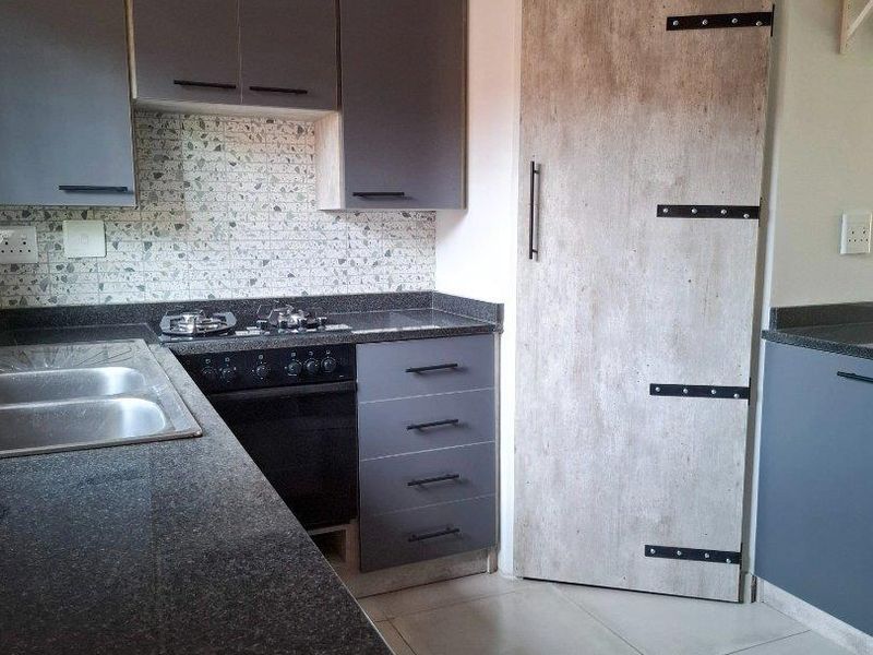 Newly Renovated 2-Bedroom Gem for Sale – Lee Park, Elarduspark, Pretoria - Photo 6