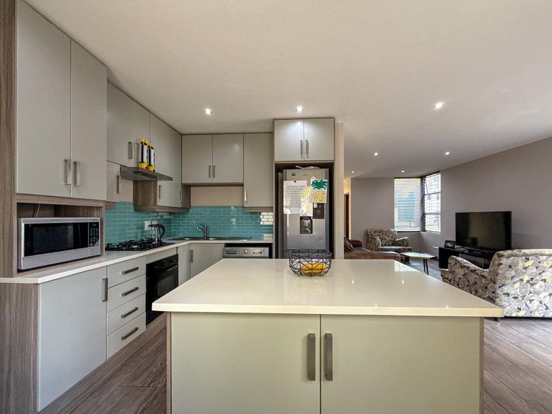 Boldly Modern. Brilliantly Located. Beautifully Secure | Upmarket 3 Bed Townhouse in Boomed Off Menlo Park - Photo 8