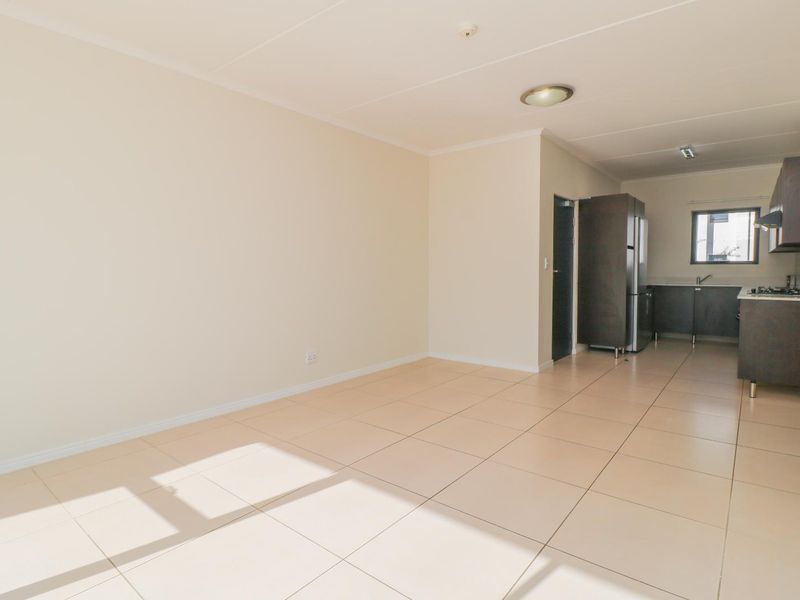 3 Bedroom, 2 bathroom unit in popular De Velde - pet friendly - Photo 7