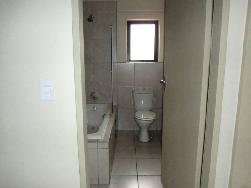 2 Bedroom Unit in Brentwood Park - Photo 7