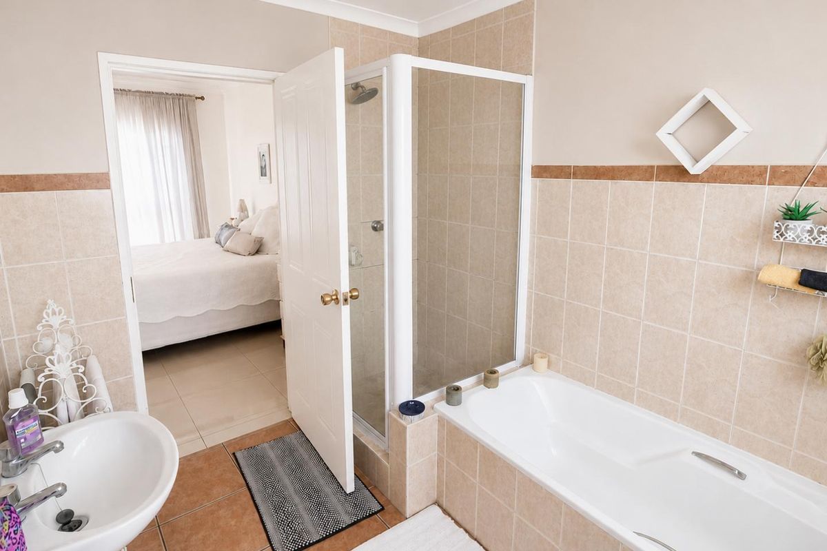 3 Bedroom Townhouse to rent in Wigeheuwel - Photo 4