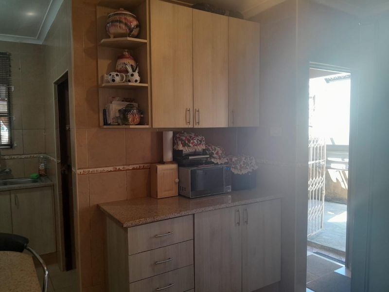 3 Bedroom House for sale in Montford - Photo 8