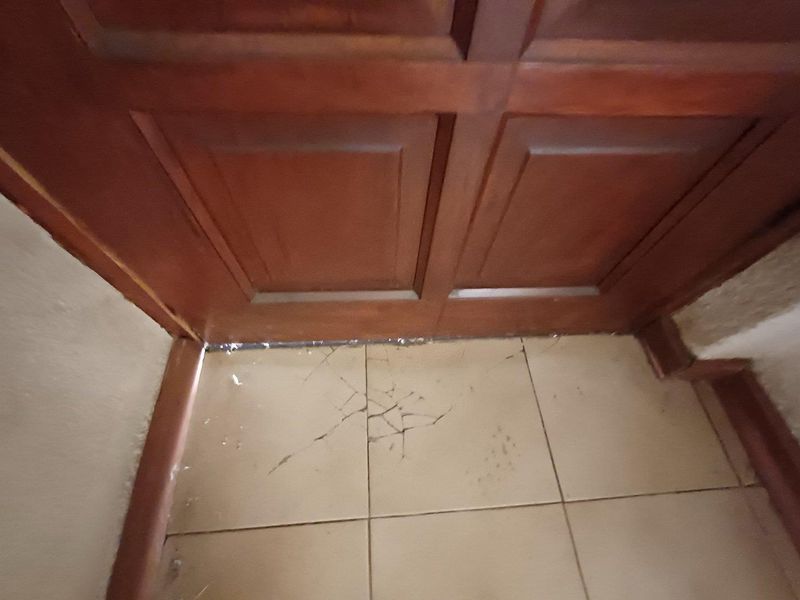 Spacious Family Home with Endless Potential – A True Renovator’s Dream - Photo 9