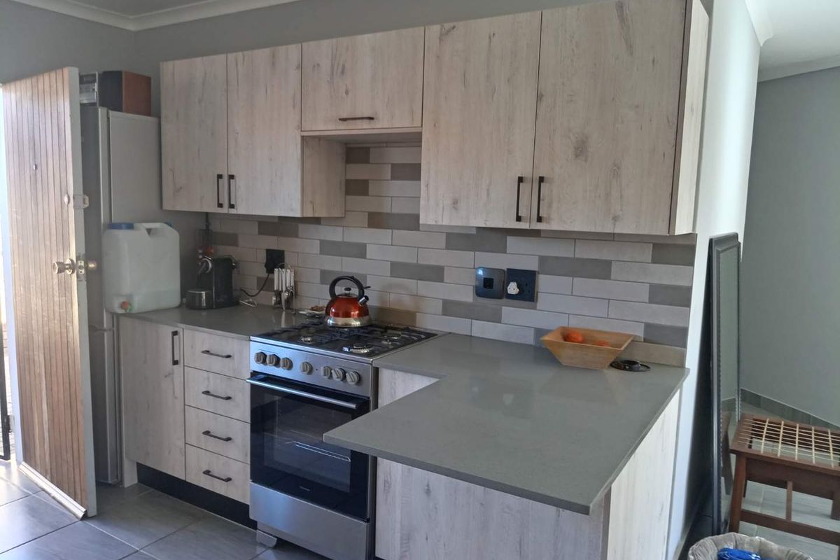 PICTURE PERFECT STARTNER OR SCALLING DOWN UNIT... - Photo 2