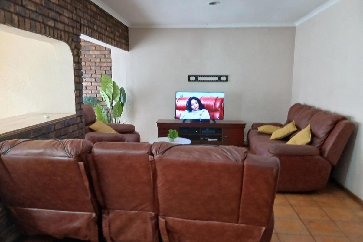 Simplex Townhouse - Photo 3