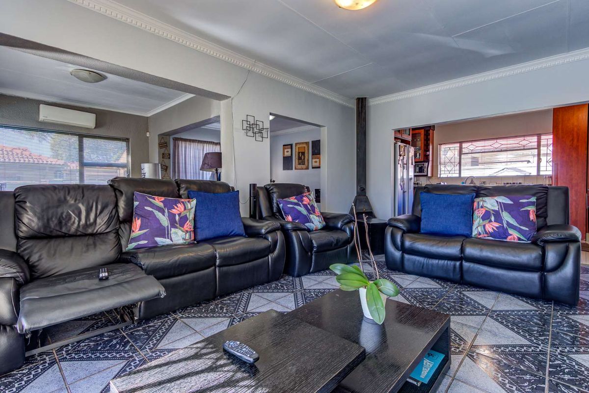 Family Home for sale - Photo 4