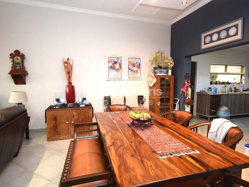 3 BEDROOM HOUSE WITH FLAT IN EXT 22, OCEAN VIEW - Photo 5