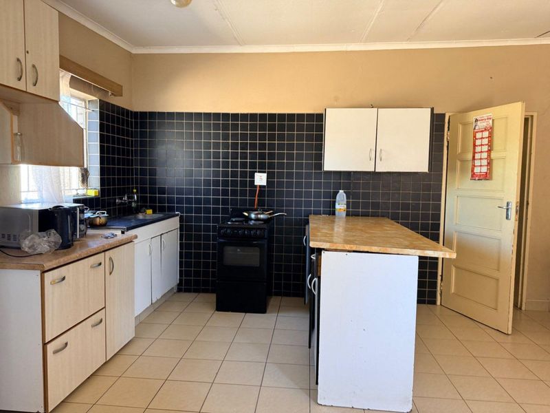 🎓🏡 INVEST IN STUDENT ACCOMMODATION – EARN FROM DAY ONE! 🏡🎓WHK WEST - Photo 4