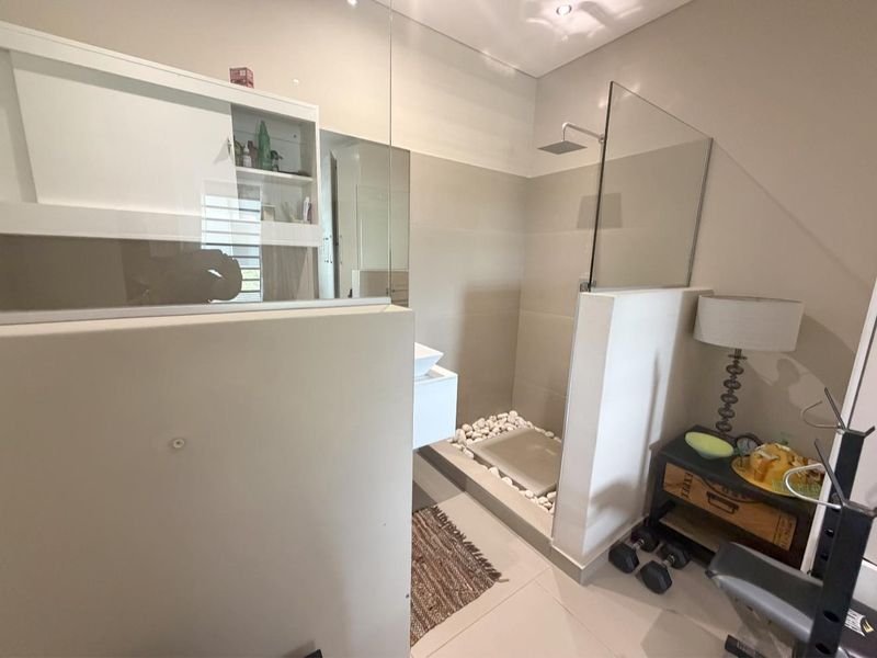 4 Bedroom House For Sale in Auasblick - Photo 10