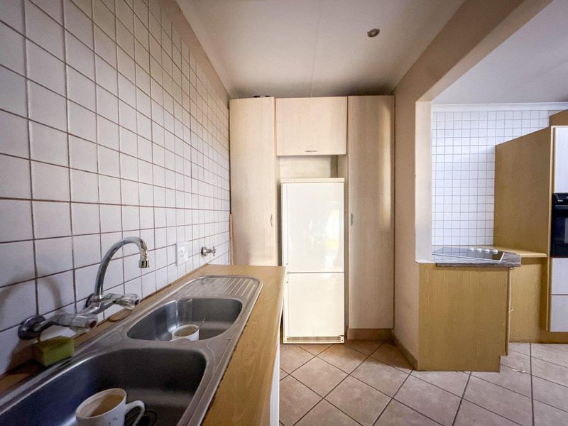 Versatile Business Property in a Prime Garsfontein Location - Photo 4