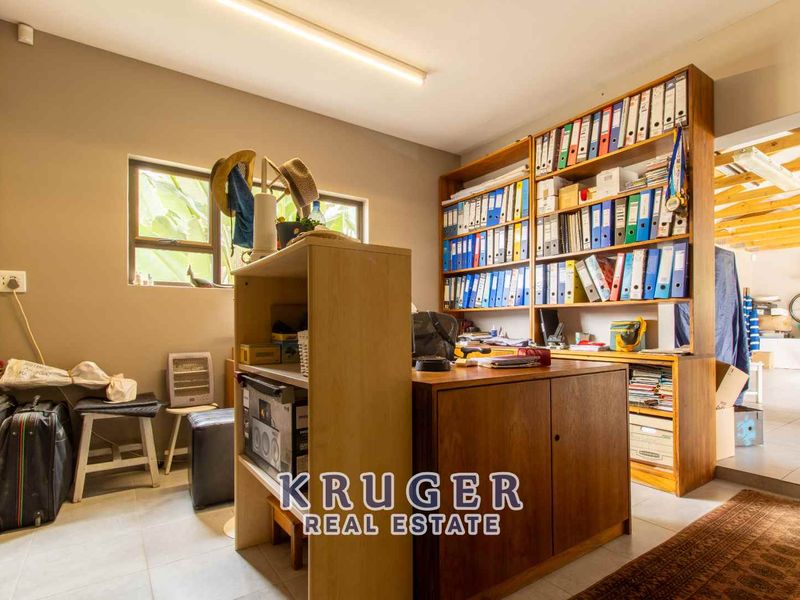 STUNNING VIEWS, AMAZING LOCATION! - Photo 8