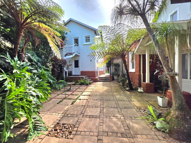 SOLE MANDATE – Prestigious Mount Edgecombe Golf Estate Living - Photo 5