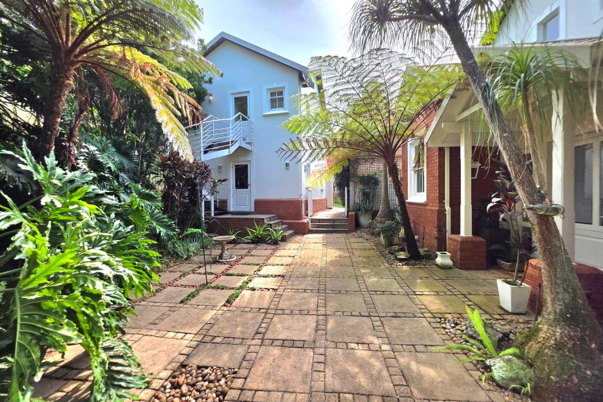 SOLE MANDATE – Prestigious Mount Edgecombe Golf Estate Living - Photo 5