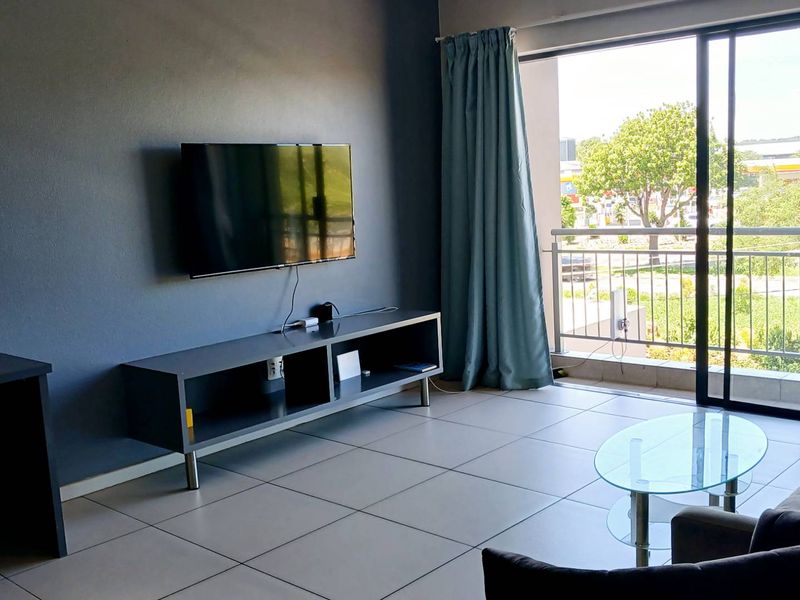 Modern and Stylish Apartment in Prime Location - Photo 7