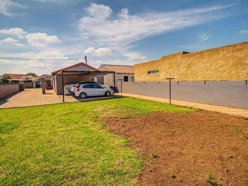 3 Bedroom House for Sale in Windmill Park - Photo 1