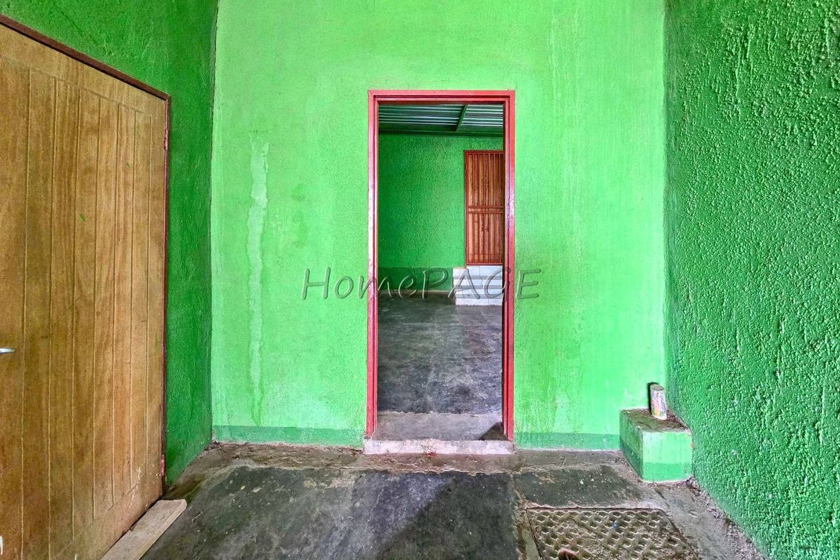 Outjo:  Large and Secure Home for Sale - Photo 5