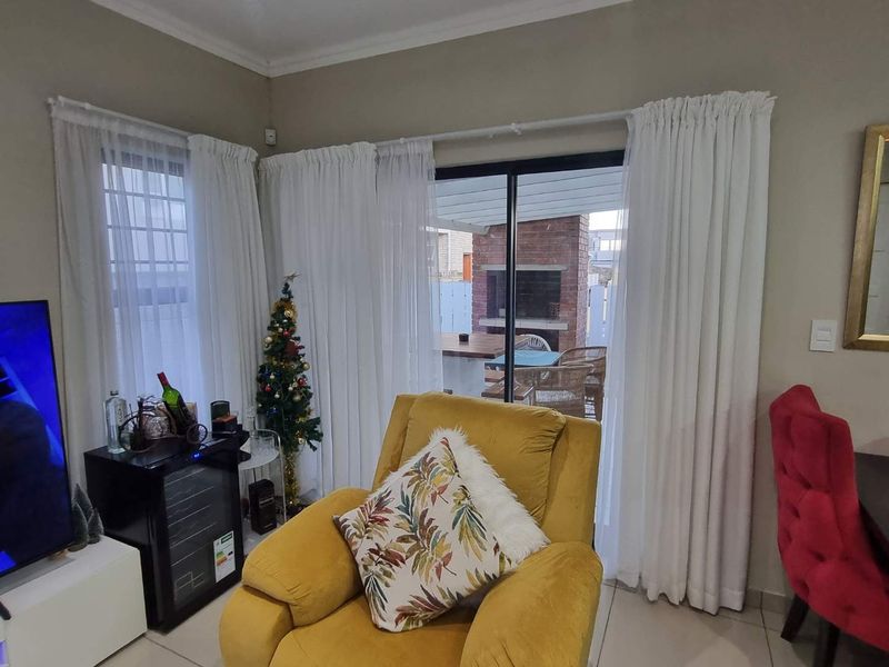 Exquisite 3 Bedroom Townhouse In Baysville - Photo 9