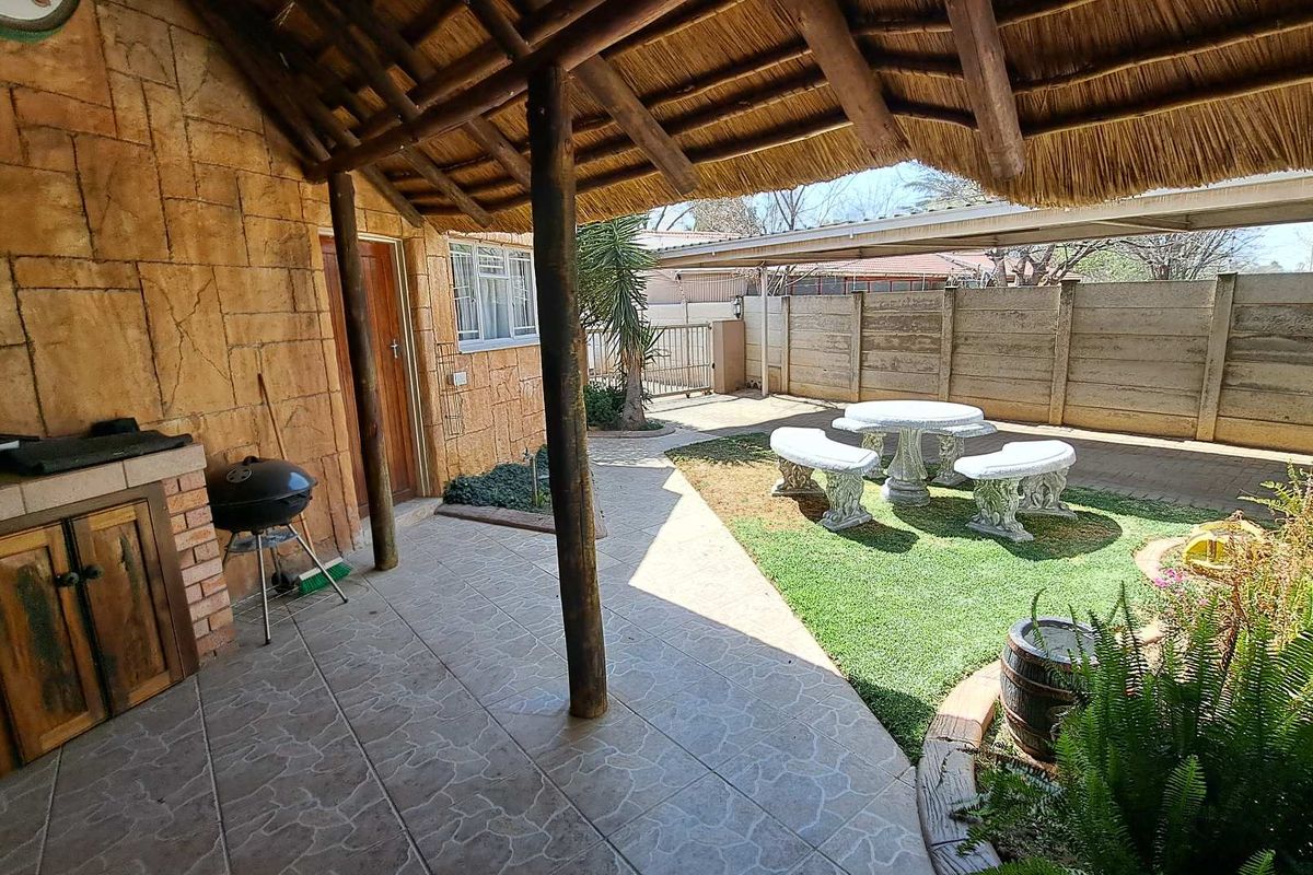 Stunning Townhouse Offering Space and Splendour - Photo 4