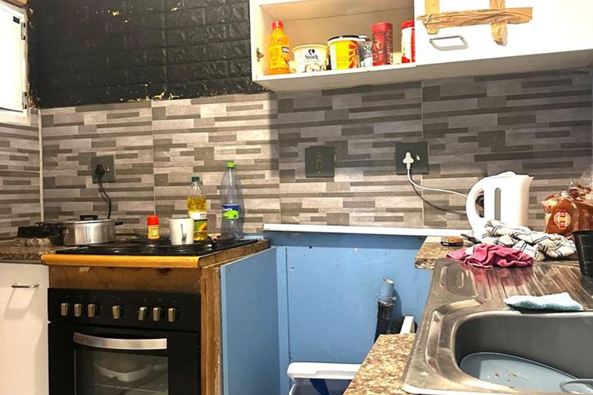 Step into comfort and convenience with this beautifully maintained 3-bedroom flat, perfectly designed for modern living. - Photo 4