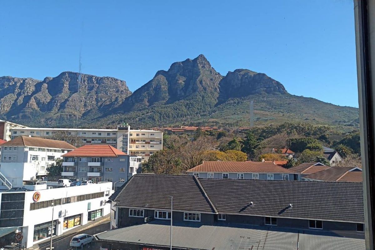Modern Office Space To Let in Rondebosch Main – Prime Location Near UCT - Photo 5