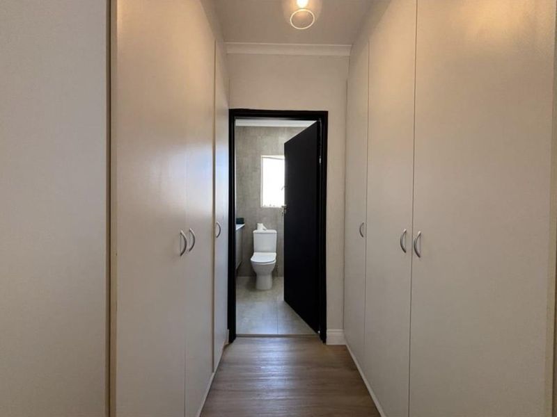 Modern 2 Bedroom, 2 Bathroom Apartment to Rent in North Riding - Photo 7
