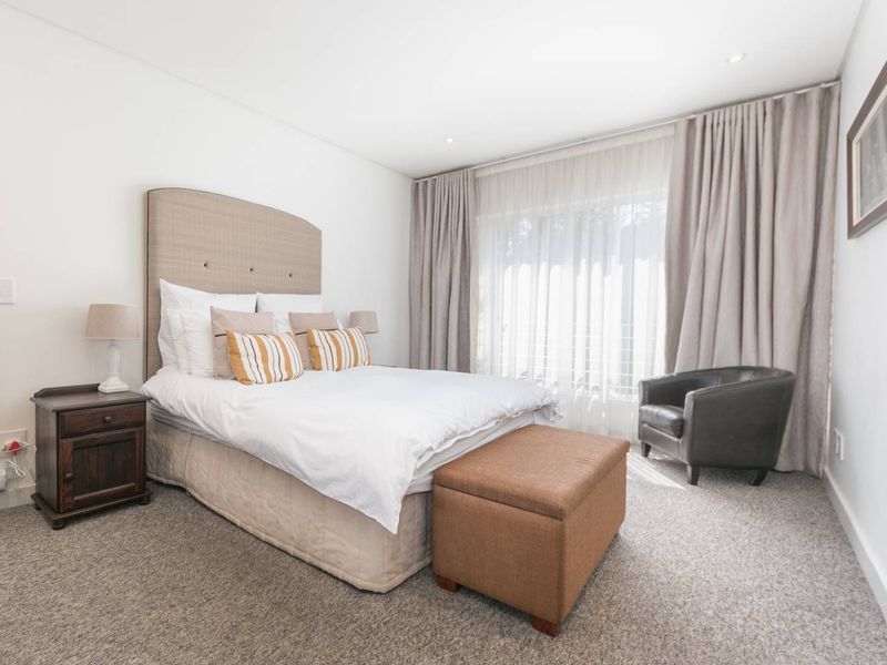 3 Bedroom Townhouse/Cluster For Sale in Edenburg,Sandton - Photo 2