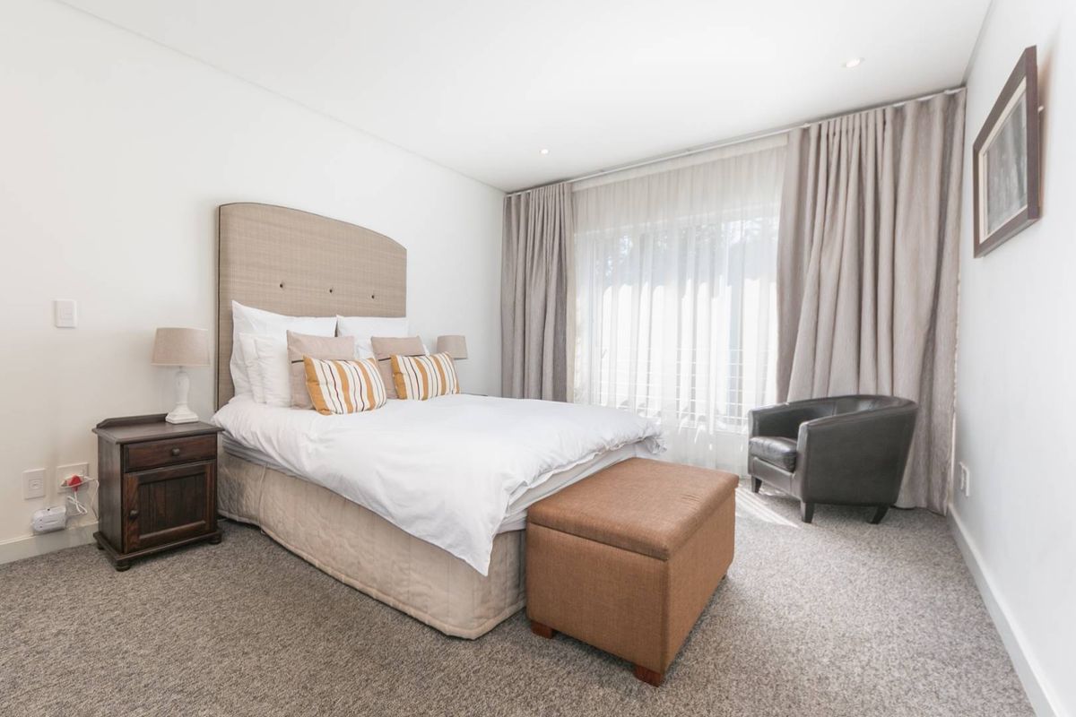 3 Bedroom Townhouse/Cluster For Sale in Edenburg,Sandton - Photo 2