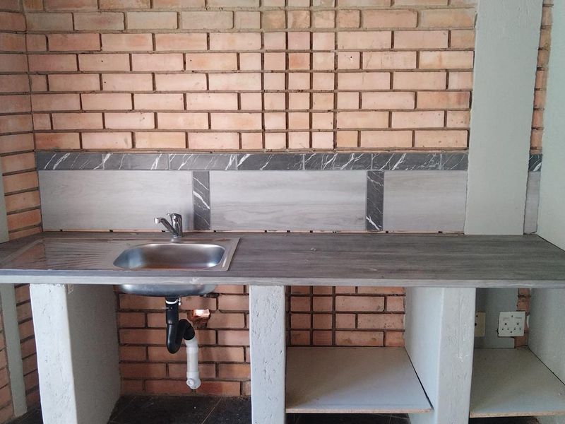 Large Family house for rent in West Acres - Photo 4