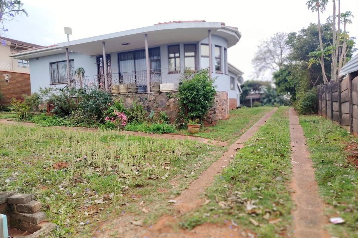 Elevated house with the 360 degree view over the Isipingo Hills - Photo 5