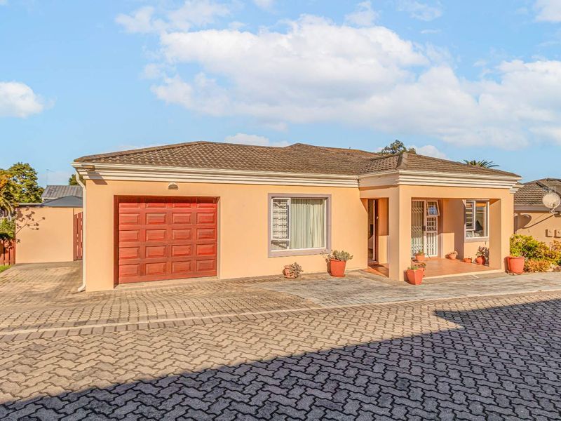 Neat and well maintained this lovely simplex is an absolute “Must view” - Photo 2