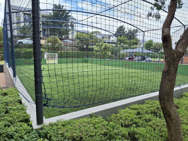 "Charming Studio with Pool & Gym: A Smart Investment!" - Photo 6